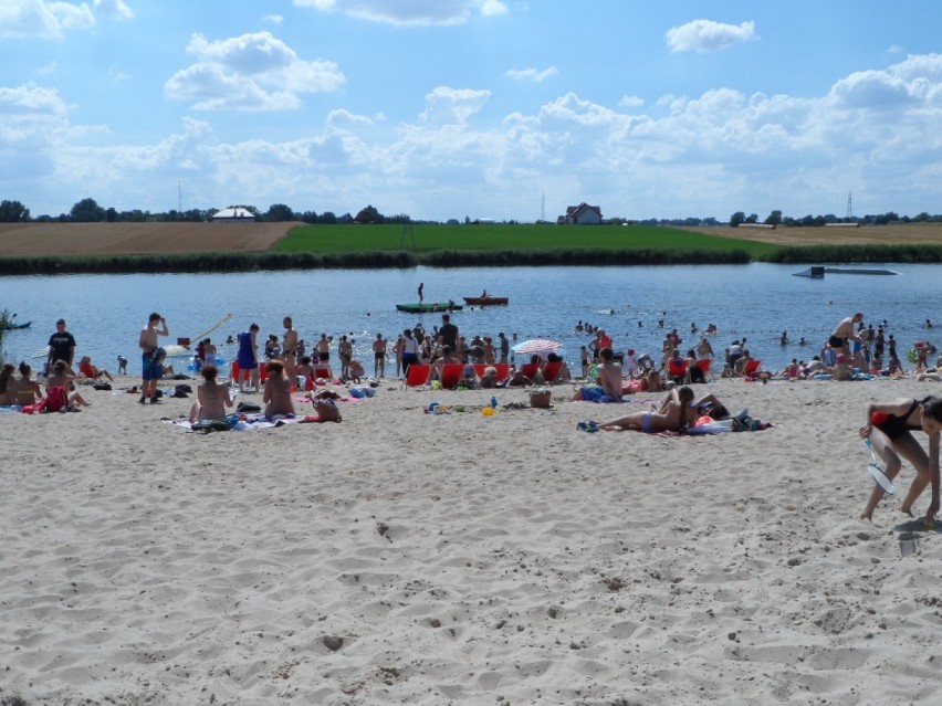 Śrem: tłumy na plaży nad jeziorem Grzymisławskim. Sukces...