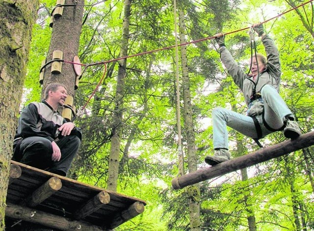 Na nastolatków czeka park linowy na Wyspie Opatowickiej