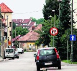 Nowy Sącz ulica Żywiecka: mieszkańcy protestują przeciwko rajdom i proszą o 'śpiących policjantów'