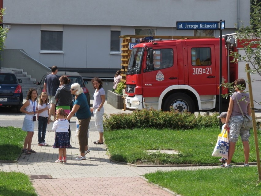 Wrocław: Pożar w garażu przy ul. Kukuczki (ZDJĘCIA)