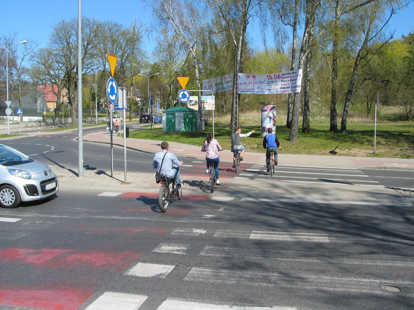 Felieton rowerowy: Nie bądź krową drogową na rowerze