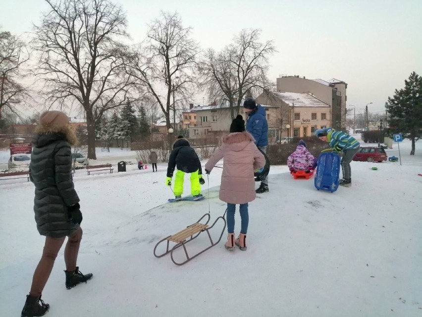 IMGW ostrzega. W pow. wieluńskim i okolicznych spodziewane są intensywne opady śniegu