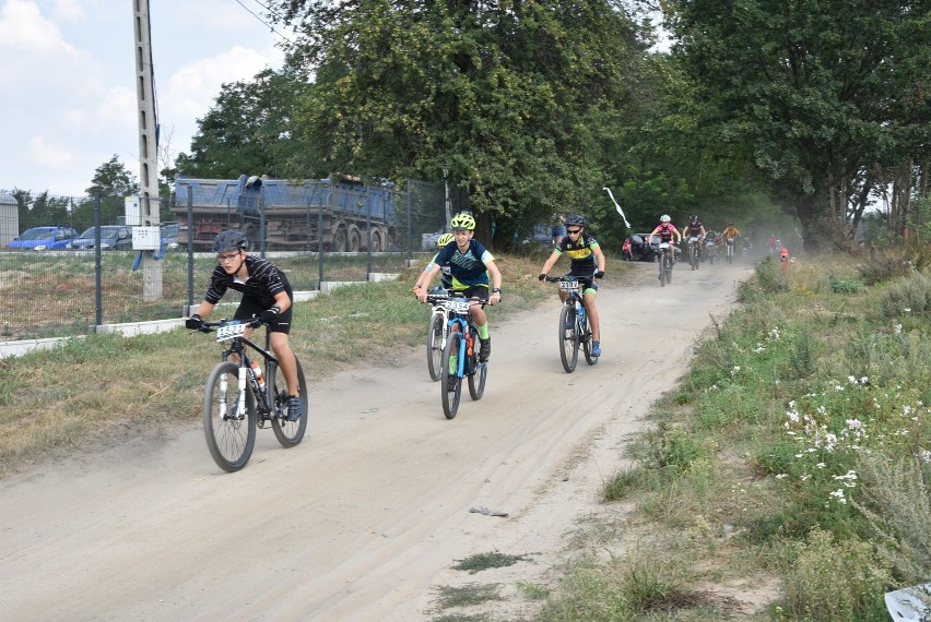 Bike Atelier KIDO w Psarach. Najmłodszy uczestnik zawodów miał 1,5 roku