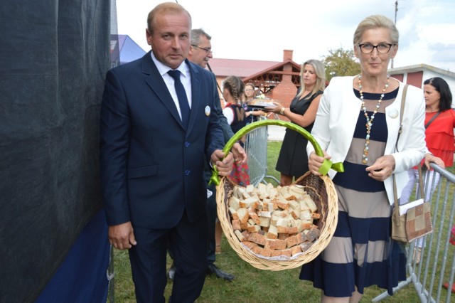 Dożynki gminy Sulejów w Krzewinach 2018. Tak rolnicy dziękowali za plony