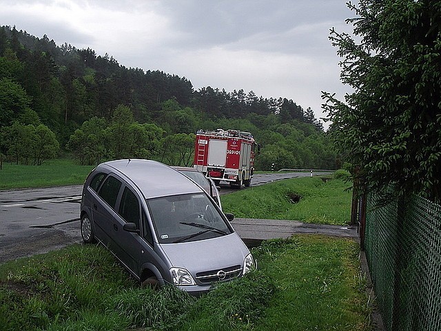 Wypadek w Leszczawie Dolnej. Zderzyły się dwa auta [zdjęcia]