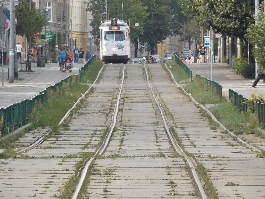 Torowisko na deptaku wzdłuż ul. Chrobrego