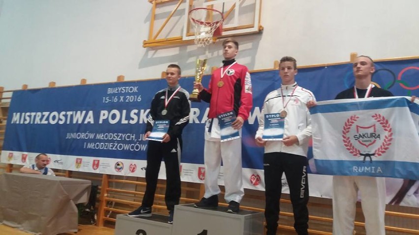 Pleszewscy karatecy zdobyli sześć złotych medali na...