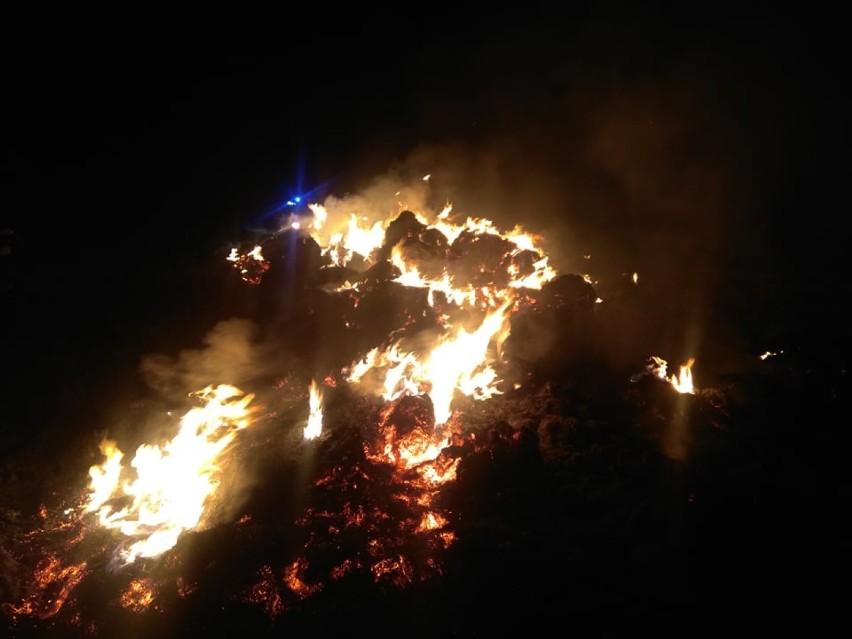 Kolejny, nocny pożar stogu na terenie gminy Kuślin
