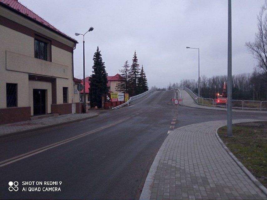 Trzebinia. Otwarto wiadukt na ul. Słowackiego. Kierowcy mogą tamtędy jeździć bez obaw o ukaranie mandatem [ZDJĘCIA]