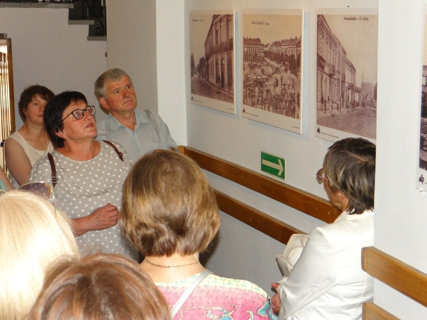 Spacer historyczny w Radomsku „Historia miasta w murach zamknięta”. ZDJĘCIA