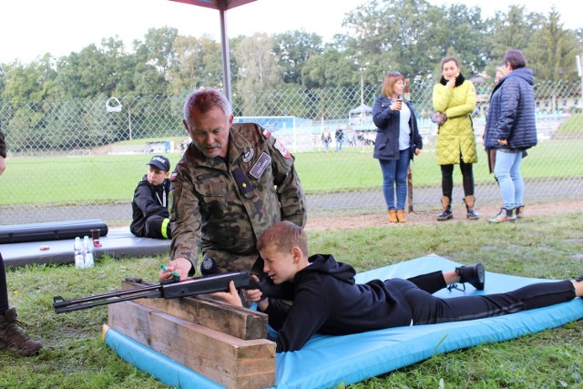 Uczniowie rywalizowali w zawodach sportowych "Sprawni jak żołnierze"