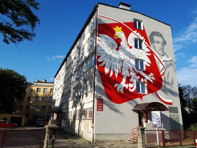 Mural na budynku Urzędu Gminy w Jaśle