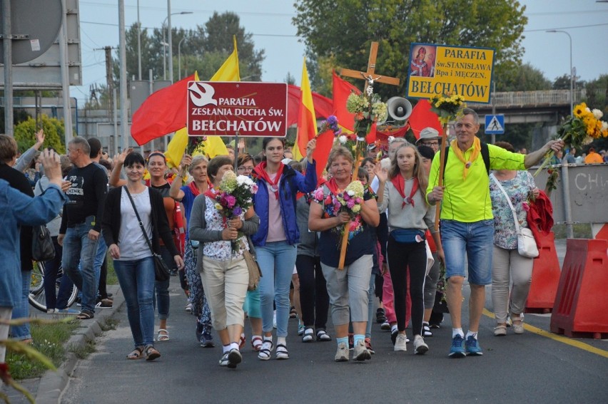 Bełchatowska pielgrzymka wróci pieszo. Pątnicy interweniowali u arcybiskupa