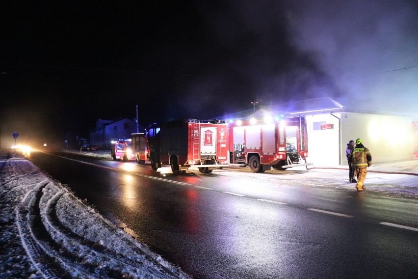 Groźny pożar w centrum Sulejowa 5.02.2023