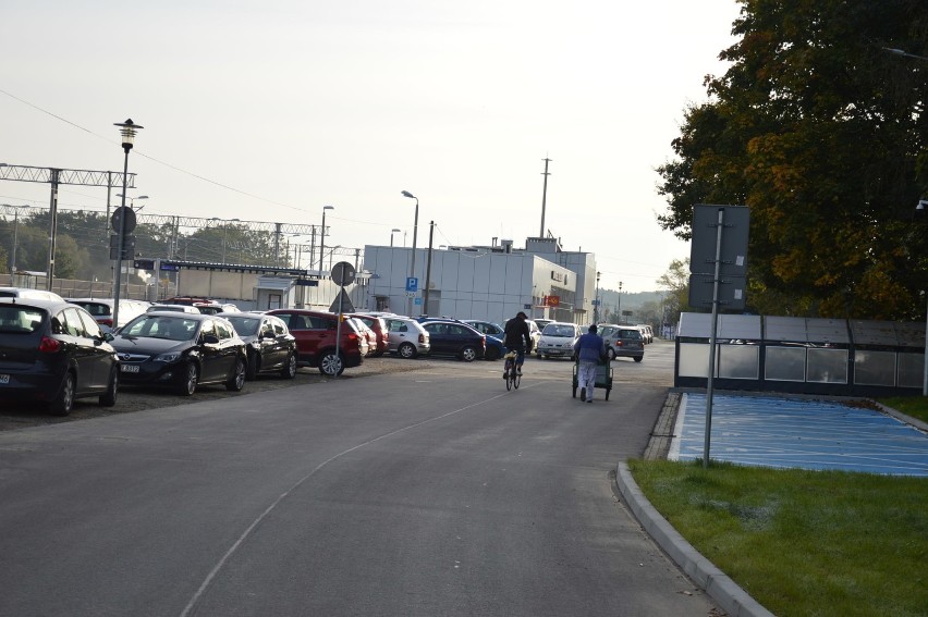 Brzesko. Parking Park&Ride obok dworca kolejowego gotowy [ZDJĘCIA]