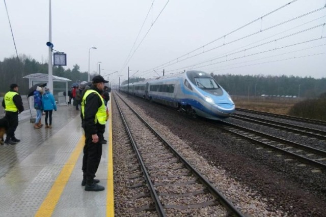 Wakacyjne utrudnienia na kolei. Autobusy zamiast pociągów regionalnych