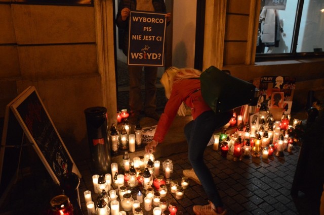 Protest kobiet na Rynku Trybunalskim w Piotrkowie 23.10.2020