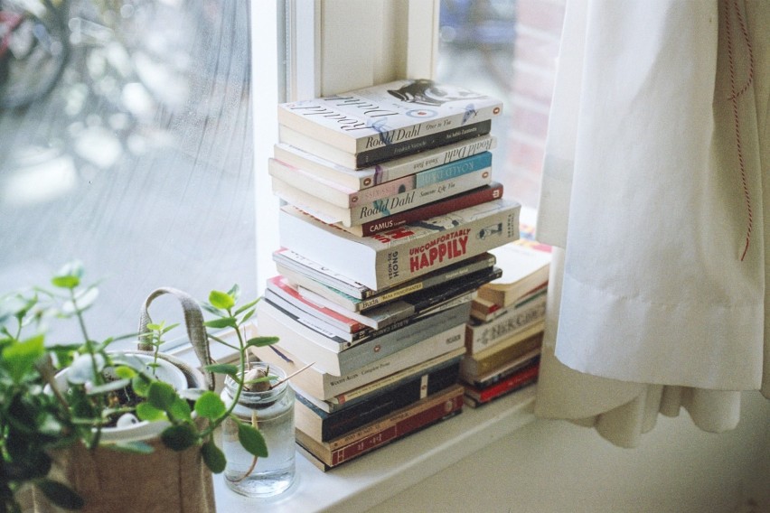 Dom pełen książek od razu robi lepsze wrażenie. Nie znaczy...