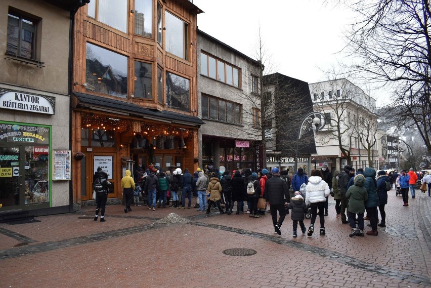 Zakopane. Otworzyła się największa restauracja na Krupówkach. Zapełniła się w 15 minut [ZDJĘCIA]