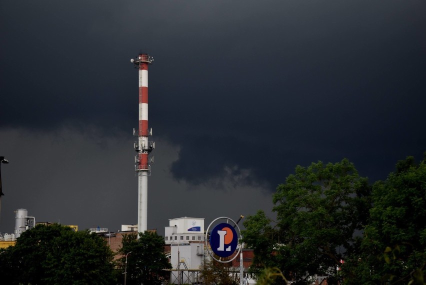 Powiat malborski. W czwartek ulewa nie wyrządziła szkód, ale uwaga! Na piątek prognozowane burze z gradem