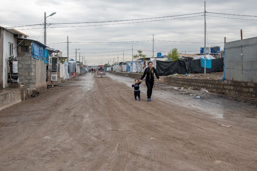 Jak wygląda życie w obozie uchodźców w Iraku i Syrii? "Pani...