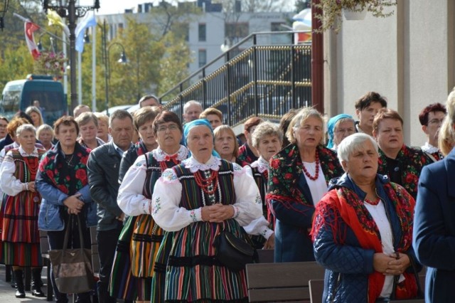 Do skarżyskiego sanktuarium przyjechali sołtysi i panie z kół gospodyń wiejskich z ponad 50 miejscowości.