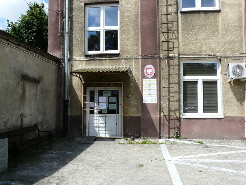 Stan techniczny budynku urzędu w Pabianicach nie pozwala na jego dalsze użytkowanie!