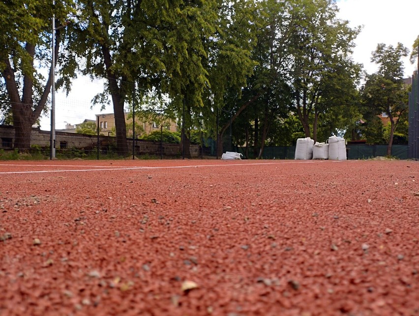 Uczniowie „Staszica” czekają na to od lat. Budowa segmentu sportowego na finiszu. Co jeszcze zostało do zrobienia?