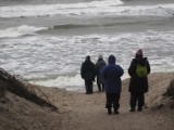 Plaże w okolicach Ustki i Orzechowa podmywane przez sztorm