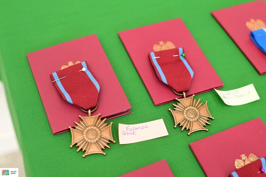 Brązowy Krzyż Zasługi dla burmistrza Rogoźna Romana Szuberskiego