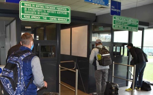 Tylko w ciągu jednego dnia strażnicy granicy z pieszego, polsko-ukraińskiego przejścia granicznego w Medyce, ujawnili 30 fałszywych dokumentów.
