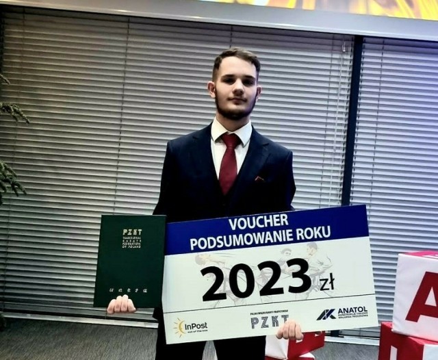 Konrad Kałasznikow, zawodnik Klubu Karate NIDAN Zielona Góra, w 2023 roku był najlepszym juniorem młodszym w Polsce.