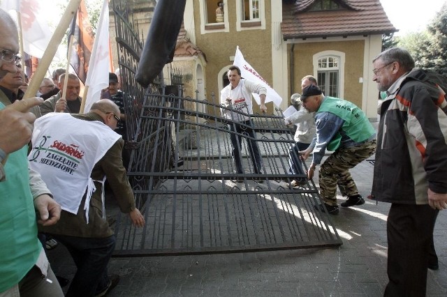 Związkowcy protestowali przed siedzibą firmy 5 maja