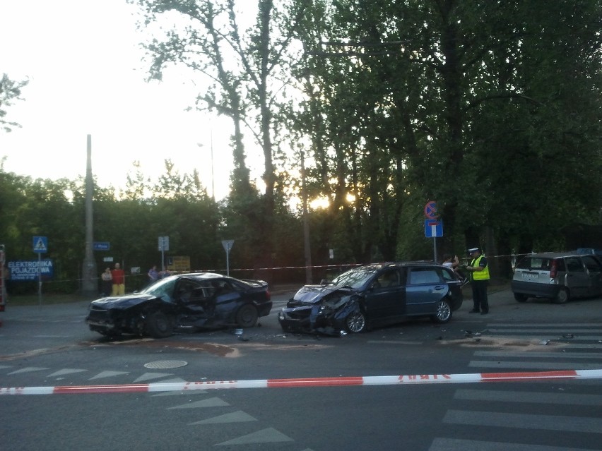 Wypadek na skrzyżowaniu ul. Młyńskiej z Dworcową (ZDJĘCIA)