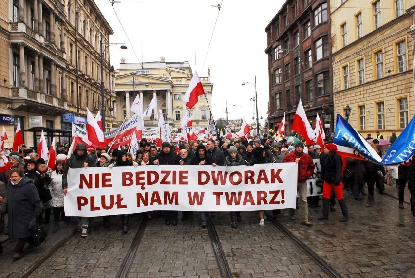 Demonstranci z PiS zablokowali centrum Wrocławia (ZDJĘCIA, FILMY)