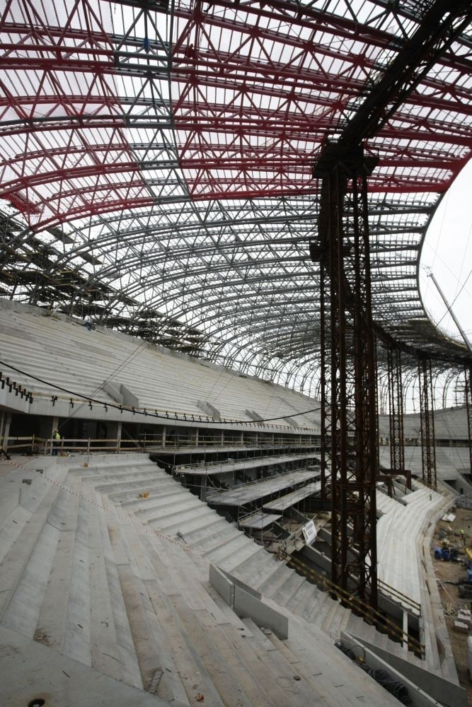 Gdański stadion rośnie. Zdjęcia wykonano 15 listopada 2010...