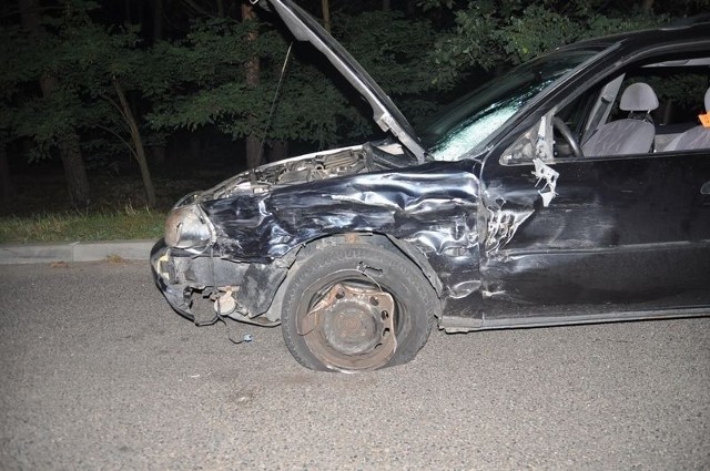 W niedzielę przed godz. 22 w Firleju osobowy ford zderzył się z motorowerem. Dwie osoby zostały ranne.