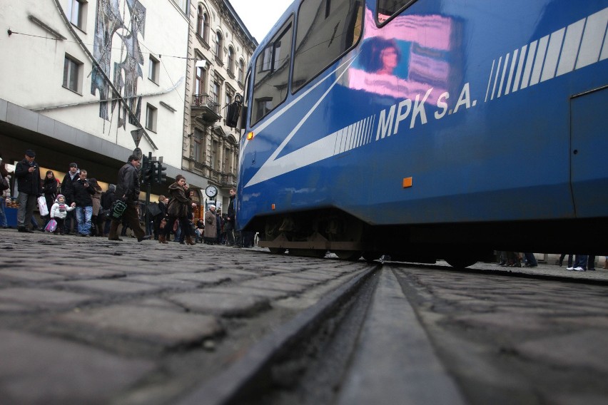 Kraków: wykoleił się tramwaj linii 20 [ZDJĘCIA]