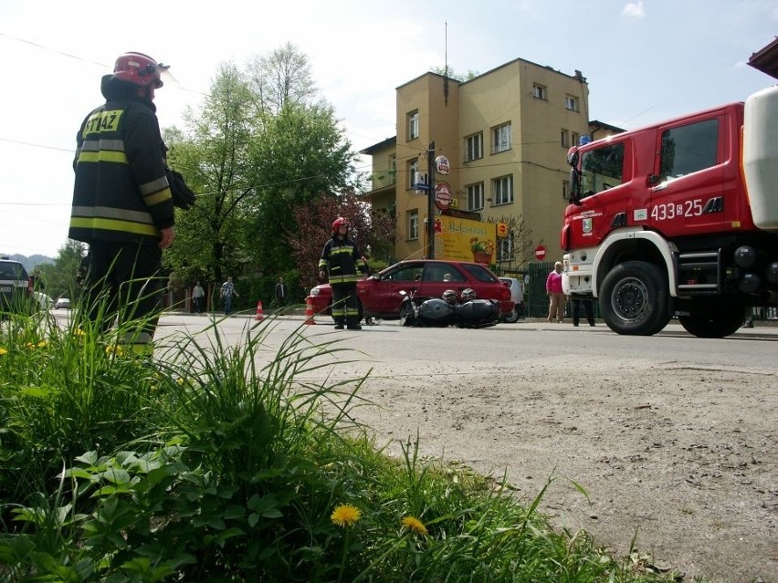 Wisła: Motocyklista i pasażer poszkodowani w wypadku [ZDJĘCIA]