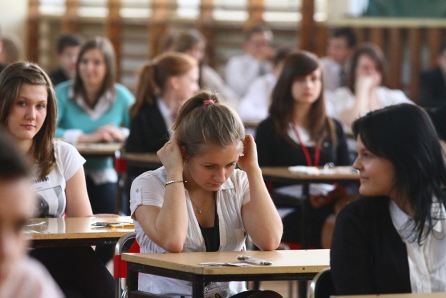 Centralna Komisja Egzaminacyjna wyjaśniła zasady punktowania w błędnym pytaniu we wtorkowym teście gimnazjalnym.