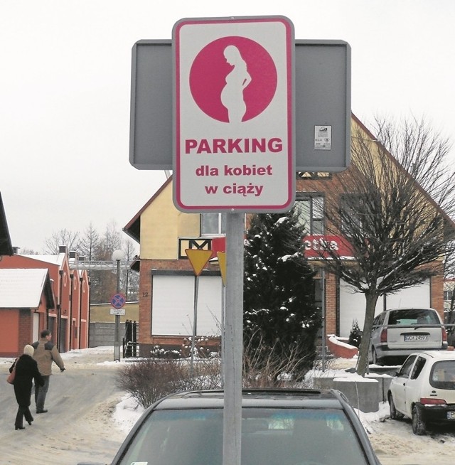 Miejsca parkingowe dla kobiet w ciąży stworzono już w Chojnicach