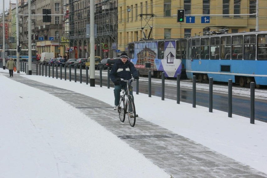 Zima we Wrocławiu, a jutro jeszcze więcej śniegu (ZDJĘCIA, PROGNOZA POGODY)