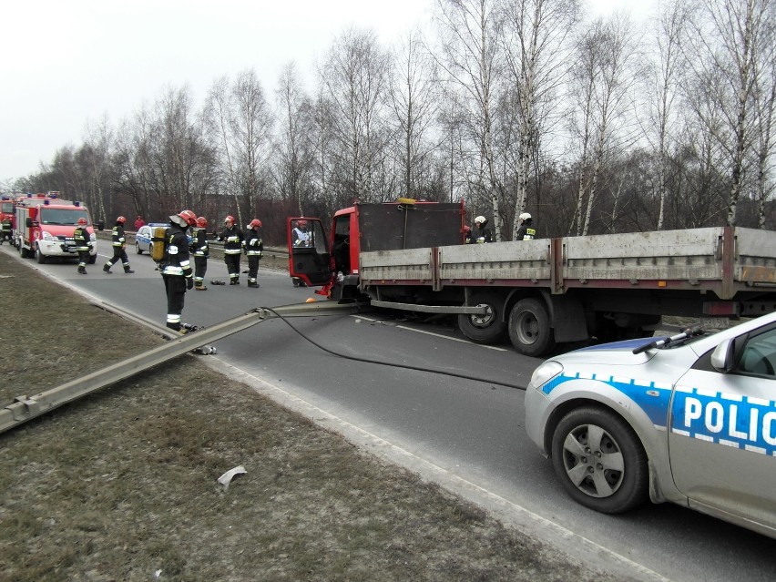Wypadek na DW 911. Zablokowana była droga z Piekar Śląskich do Chorzowa