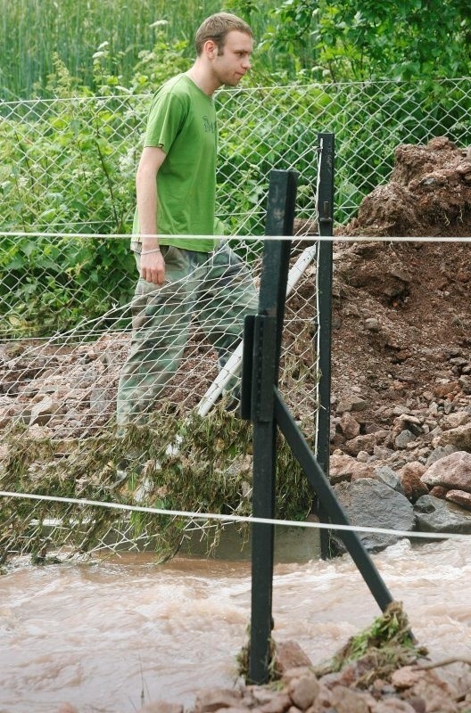 Głuszyca, Łomnica: Trwa wielkie sprzątanie po powodzi. ZDJĘCIA I FILMY