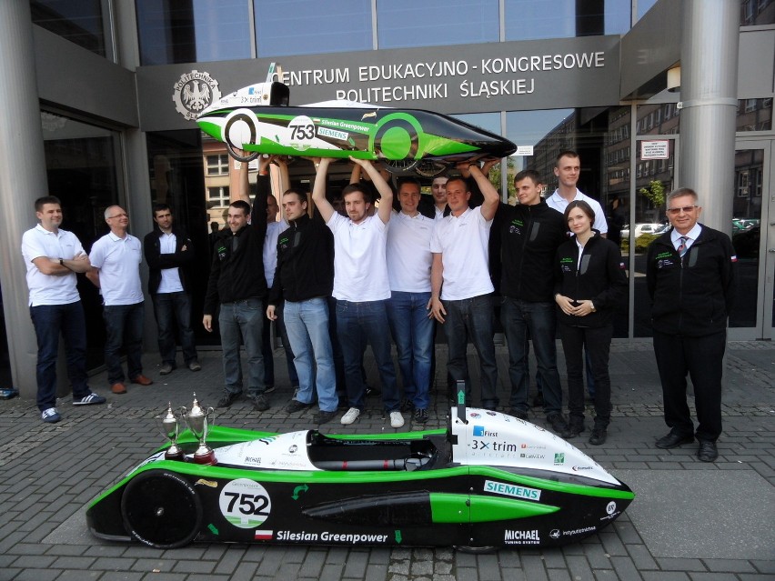 Bolid Silesian Greenpower z Gliwic podbił słynny tor Silverstone! [ZDJĘCIA i WIDEO]