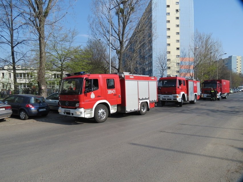 Wrocław: Ewakuacja szkoły. Uczniowie w szpitalu (ZDJĘCIA)