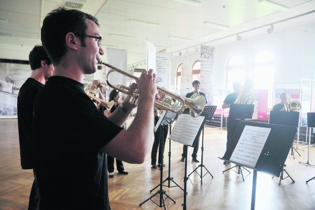 Artyści z liczącej ponad stu muzyków I, CULTURE Orchestry