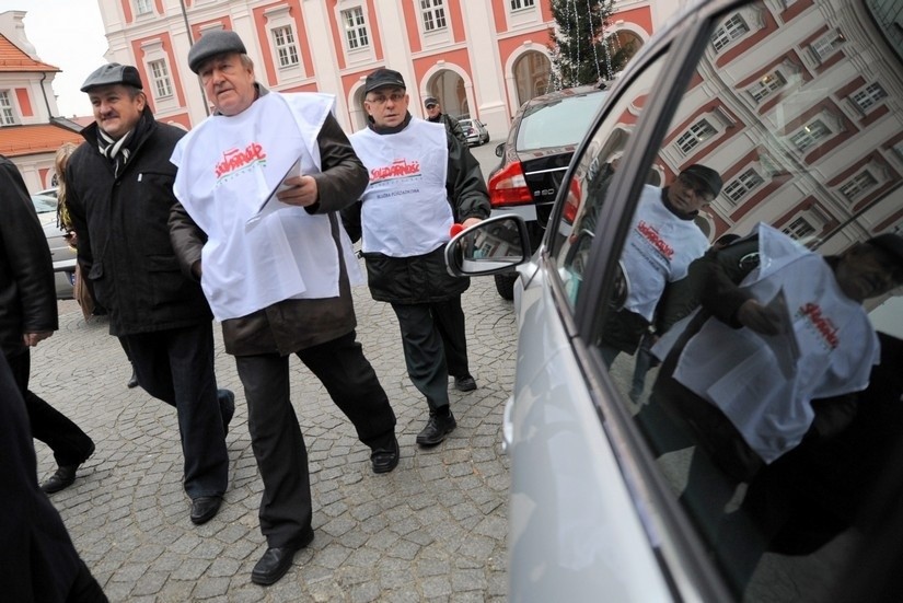 Pikieta MPK pod poznańskim magistratem