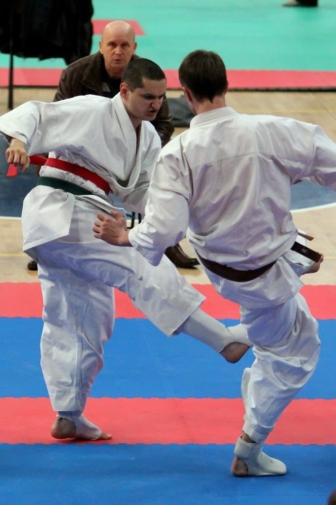 Karate kyokushin: Złote medale Katarzyny Daniluk i Konrada Kozłowskiego w młodzieżowych MP