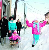 Wolbrom walczy ze zwałami śniegu